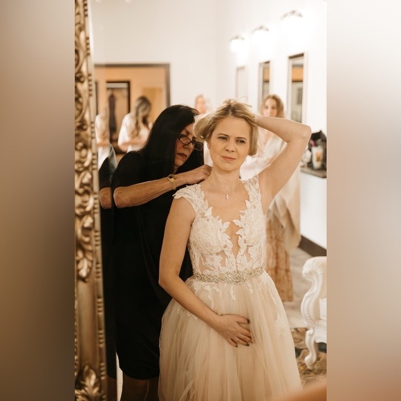 GALINA SIGNATURE
illusion plunge lace appliqued wedding dress​​​ - Picture 7 of 8